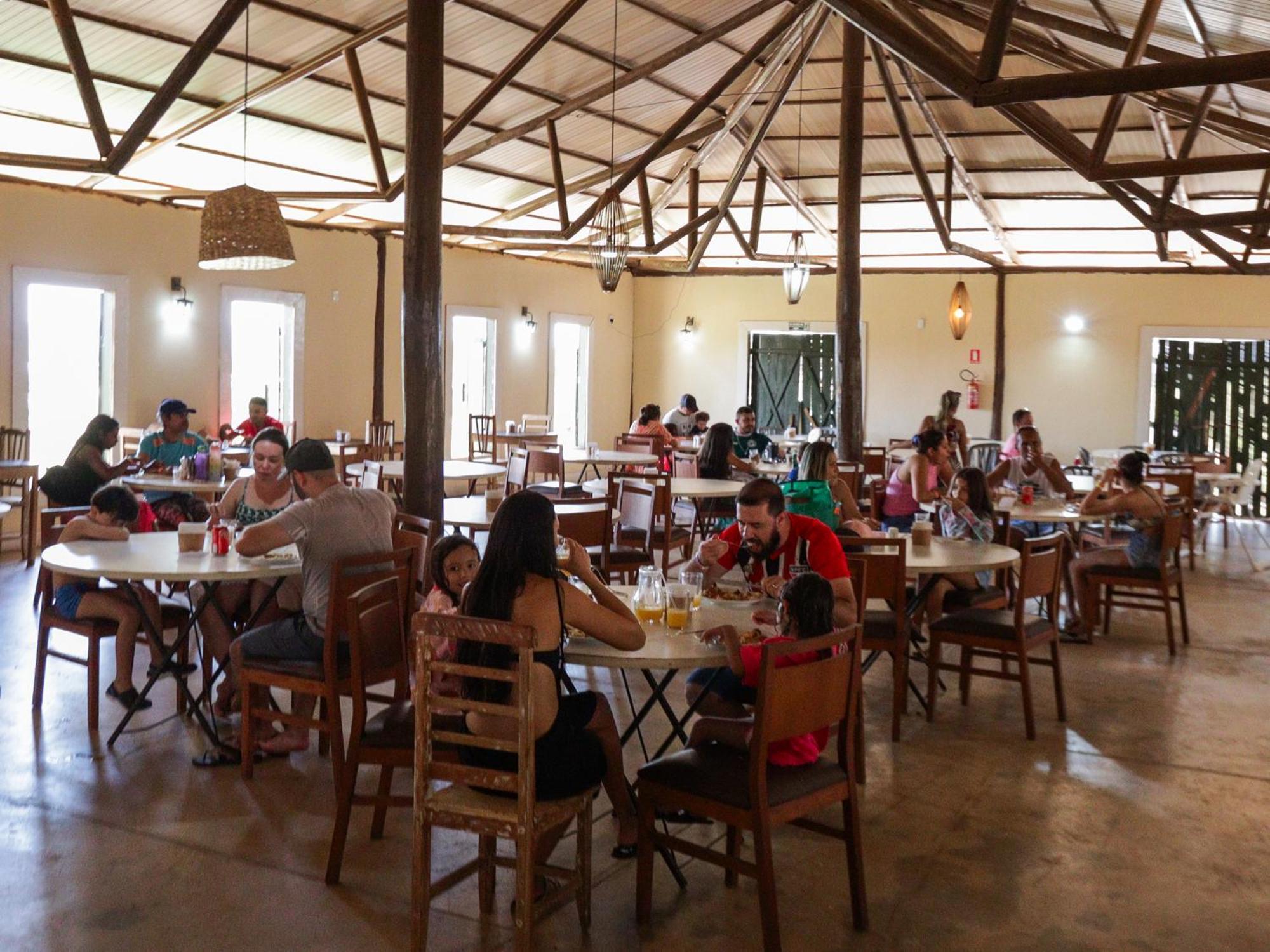 Ranchos 30 Hotel Fazenda Hidrolandia  Esterno foto
