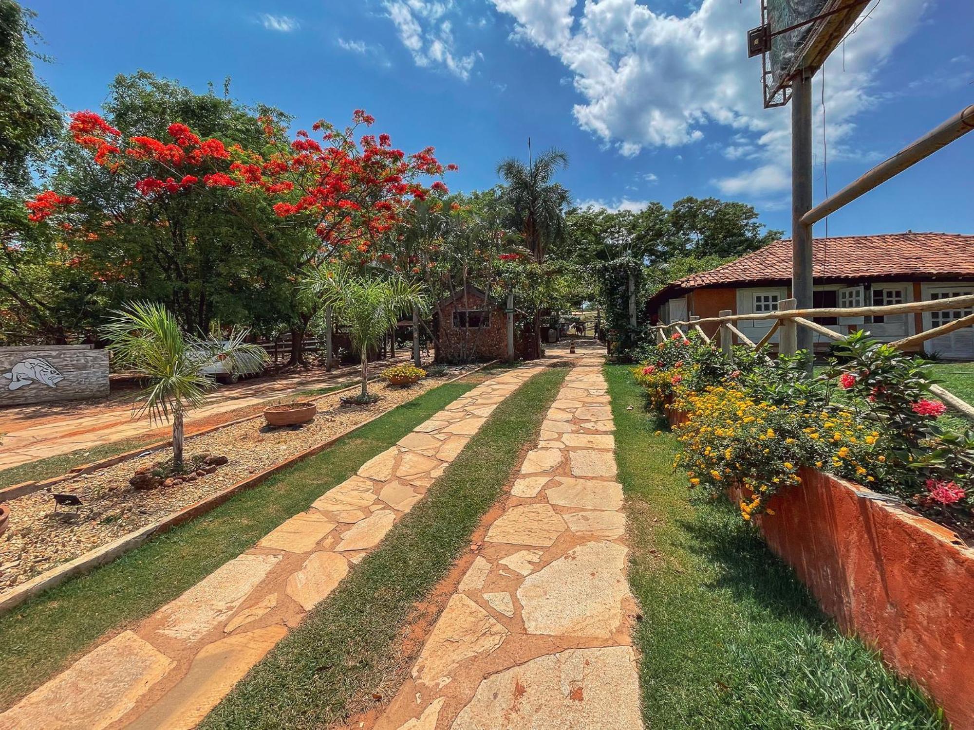 Ranchos 30 Hotel Fazenda Hidrolandia  Esterno foto