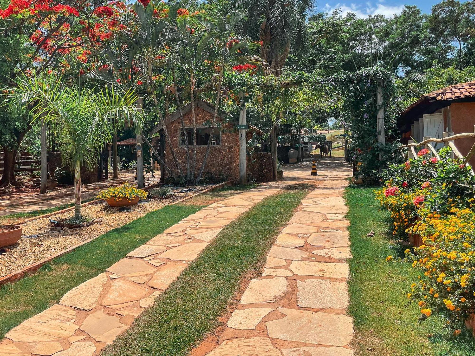Ranchos 30 Hotel Fazenda Hidrolandia  Esterno foto